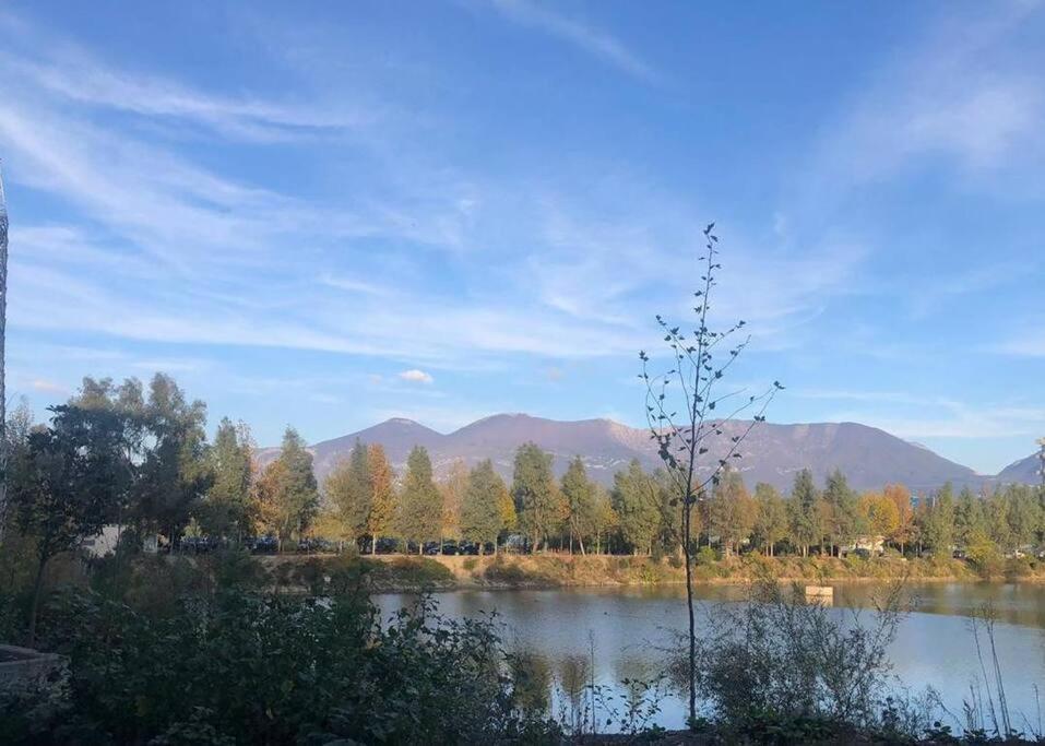 Lake View Apartment Tiranë Luaran gambar